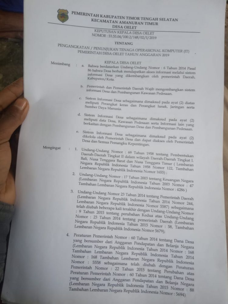 SK pengangkatan operator Desa Oelet tahun 2019 yang ditandatangani Kepala Desa Oelet, MnNurdin Tapoin (Foto: Joe/bentaraNet)