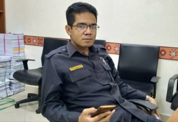 Ketua Komisi I DPRD TTS, Uksam Selan (foto: pos kupang - tribunnews.com)