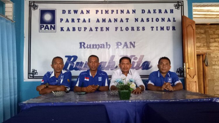 Pengurus DPD PAN Flores Timur / Foto BentaraNet (Redem Welan)