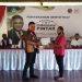 Wujud Nyata Peningkatan Kualitas Pendidikan, Andreas Hugo Pareira Bagikan Beasiswa PIP di Flotim