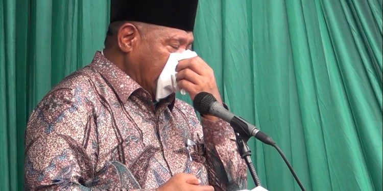 Ali Taher Menangis saat Mengisahkan Masa Kecilnya dan Masjid Al-Munawwarah Riang Bao