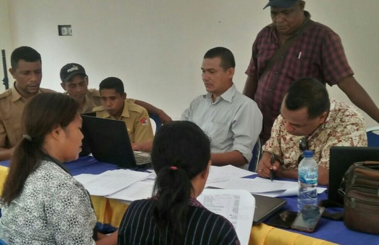 Kegiatan verifikasi RKP Desa di Aula Kantor Camat Waiblama / Foto BentaraNet (Arnold Siku)