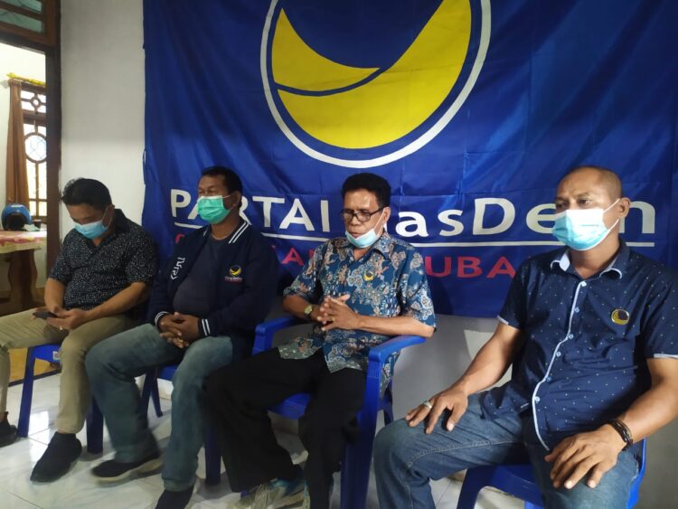 Pengurus DPD Nasdem Lembata menggelar konferensi pers terkait Reses Masa Sidang III DPR RI, Julie Sutrisno Laiskodat di Rumah Restorasi DPD Nasdem Lembata, Lewoleba, Sabtu (27/02/2021) / Foto : BentaraNet