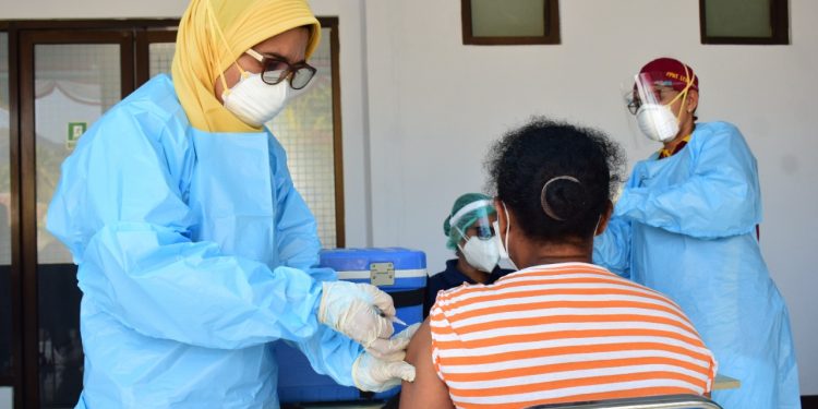 Di Lembata, Tenaga Vaksinator Covid-19 Cukup Tapi Alokasi Dosis Vaksin Terbatas