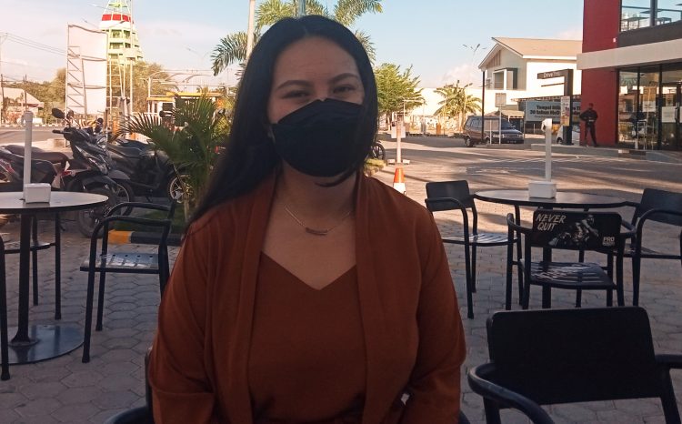 Yesenia Liyanto, Ketua Panitia HUT Golkar ke-57 DPD NTT / Foto : BentaraNet (Joe Kikhau))