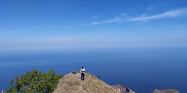 Meletus Dalam Laut, Status Kompleks Gunung Ile Werung Naik ke Level Waspada