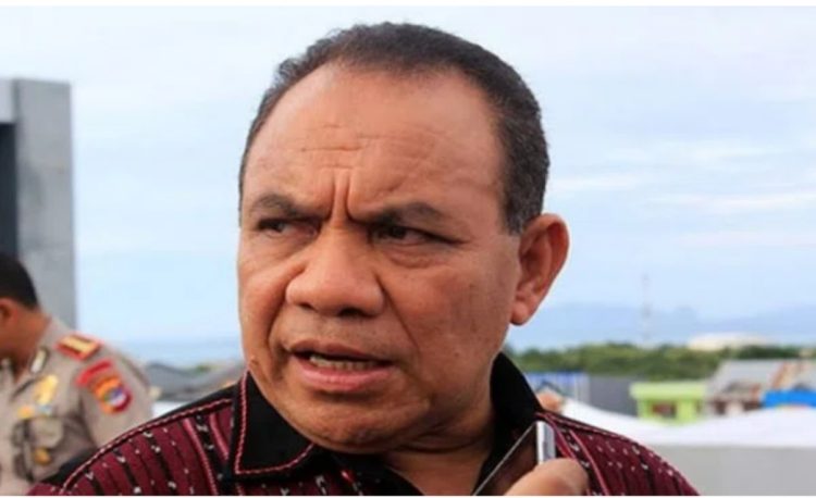 Mantan Gubernur NTT, Frans Lebu Raya / Sumber Foto : Tajukflores.com