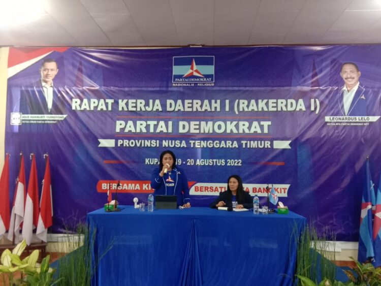 Anggota DPRD RI, Anita Jacoba Gah, ketika memaparkan materi saat Rakerda Partai Demokrat NTT di Kupang, Sabtu, 19 Agustus 2022 / foto : BentaraNet (Teddy Kelen)