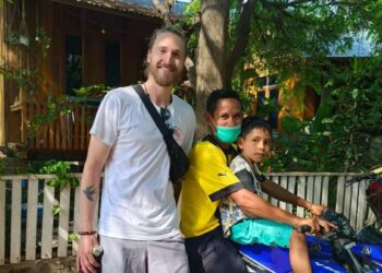 Turis Asal Inggris Kecewa, Tiga Minggu di Lembata Listrik Padam Empat Kali