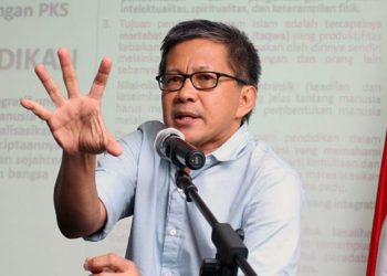 Lewat John Batafor, Rocky Gerung Akan Beri Kuliah Akal Sehat Bagi Anggota DPRD Lembata Terpilih