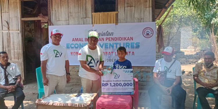 Kado HUT 25 Otda, Pelajar di Lembata Dapat Beasiswa Hijau dari EcoNext Ventures