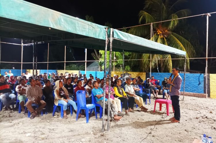 Calon Bupati Lembata Marsianus Jawa berbicara di hadapan peserta kampanye di bilangan Kota Baru, Lewoleba, Rabu (23/10/2024) / Foto : BentaraNet