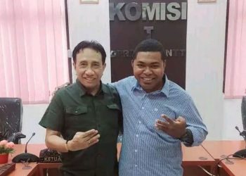 Beredar Foto Tunjuk Empat Jari, Ini Penjelasan Hoat Soal Dukungan di Pilkada Lembata!