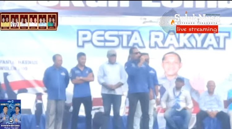 Kader Partai Demokrat Lembata, Imo Wulakada menyampaikan orasi politik saat kampanye akbar Pakert MANIS di pantai wisata Wulenluo, Lewoleba, Senin (18/11/2024) / Foto : BentaraNet