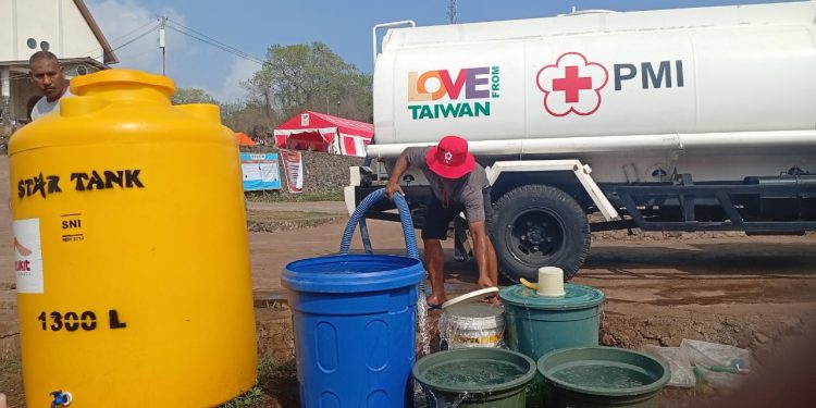 Sebulan Beroperasi, Layanan Air Bersih PMI NTT Tembus 700 Ribu Liter