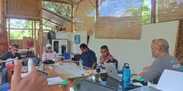 LSM Barakat, IDEP dan DPRD Lembata Sepakat Dorong Penyelesaian Masalah Adminsistrasi Desa di Hunian Bencana Seroja