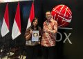 Keterangan foto: Universitas Kristen Wira Wacana menjadi pemenang Galeri Investasi BEI Teraktif tahun 2024 dari NTT. Penghargaan diterima oleh perwakilan universitas tersebut, Firmike, di Mainhall BEI Jakarta, Kamis, 27 Februari 2025.