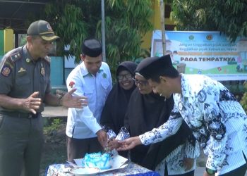 Satpol PP Sambangi MTSN 2 Lembata saat Peringatan HGN, Ini yang Mereka Lakukan!